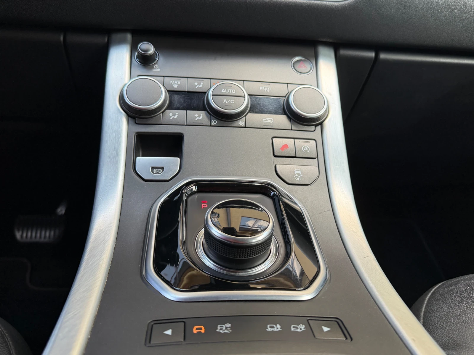 Land Rover Range Rover Evoque 2.0d-150ps4x4-150хил.км, снимка 14 - Автомобили и джипове - 54440328