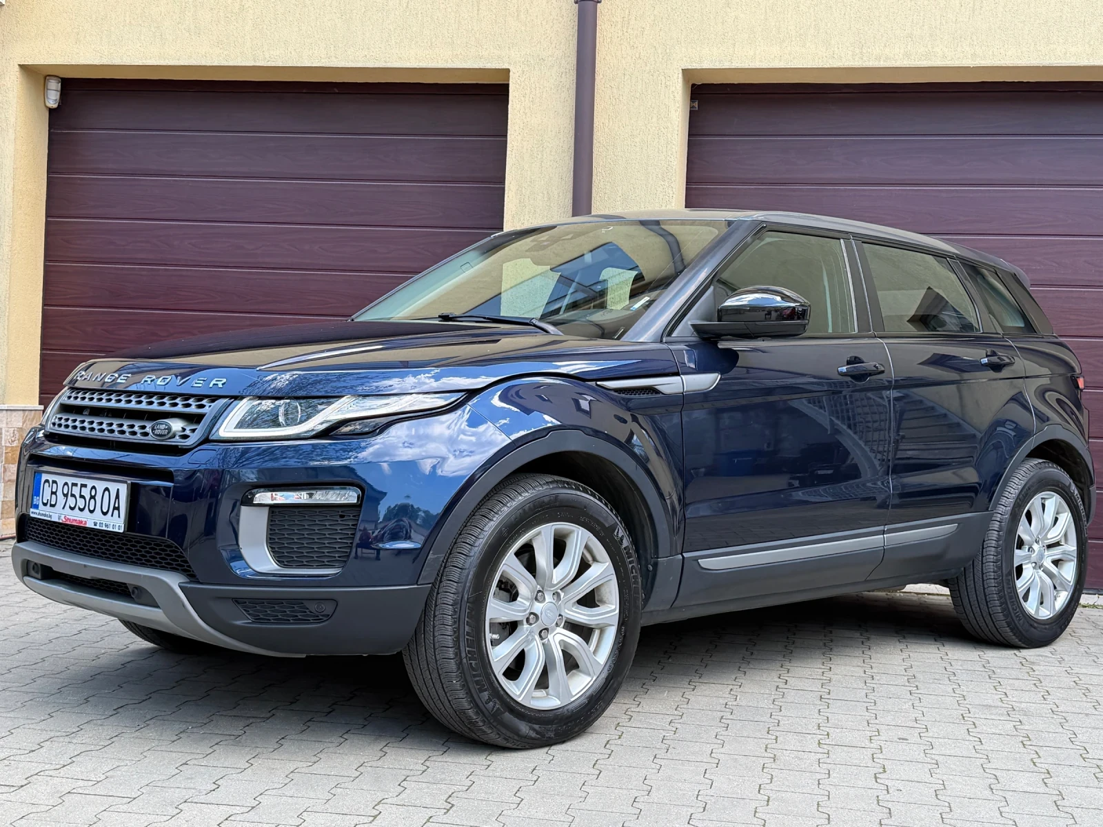 Land Rover Range Rover Evoque 2.0d-150ps4x4-150хил.км, снимка 3 - Автомобили и джипове - 54440328