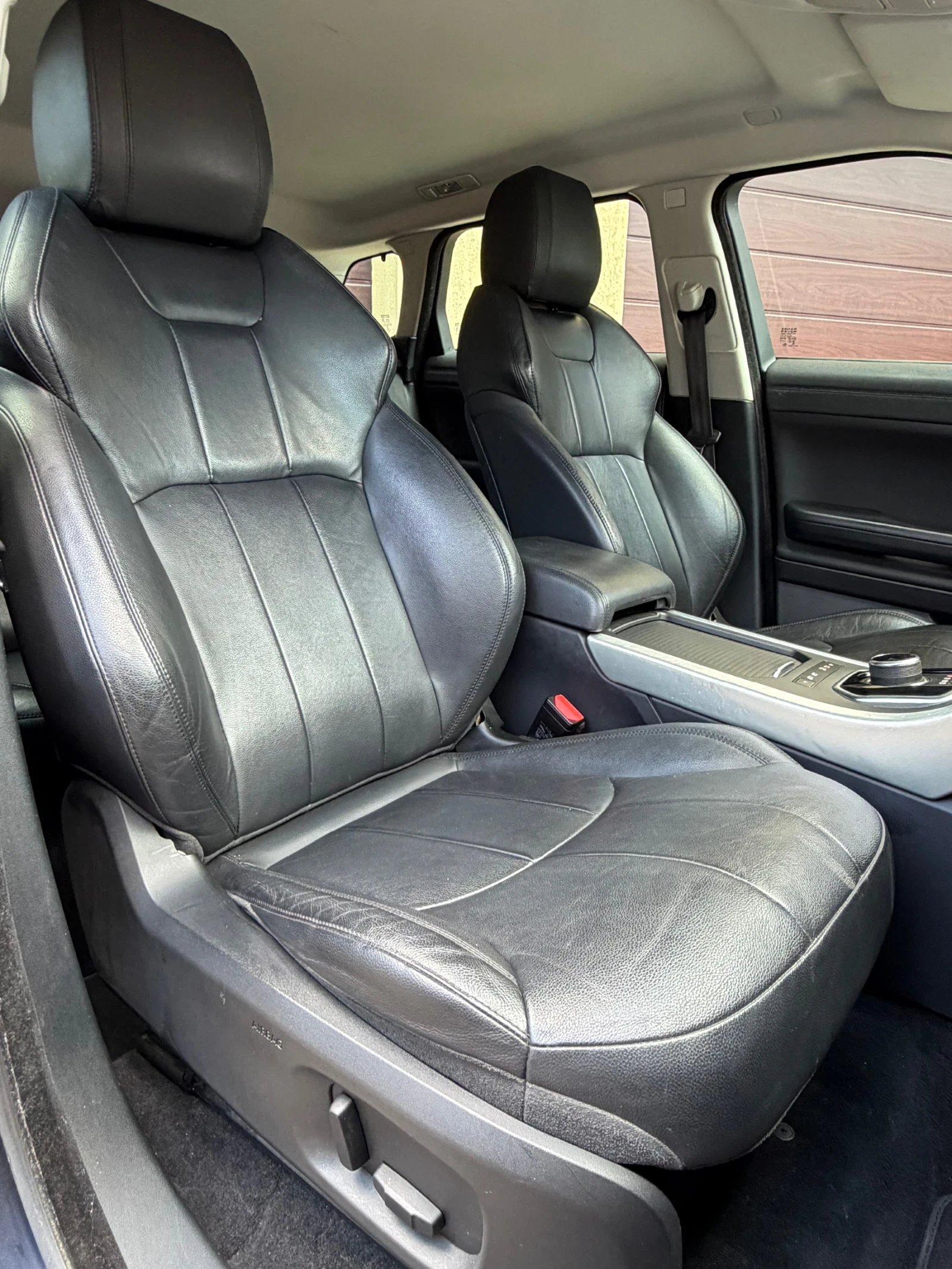 Land Rover Range Rover Evoque 2.0d-150ps4x4-150хил.км, снимка 9 - Автомобили и джипове - 54440328