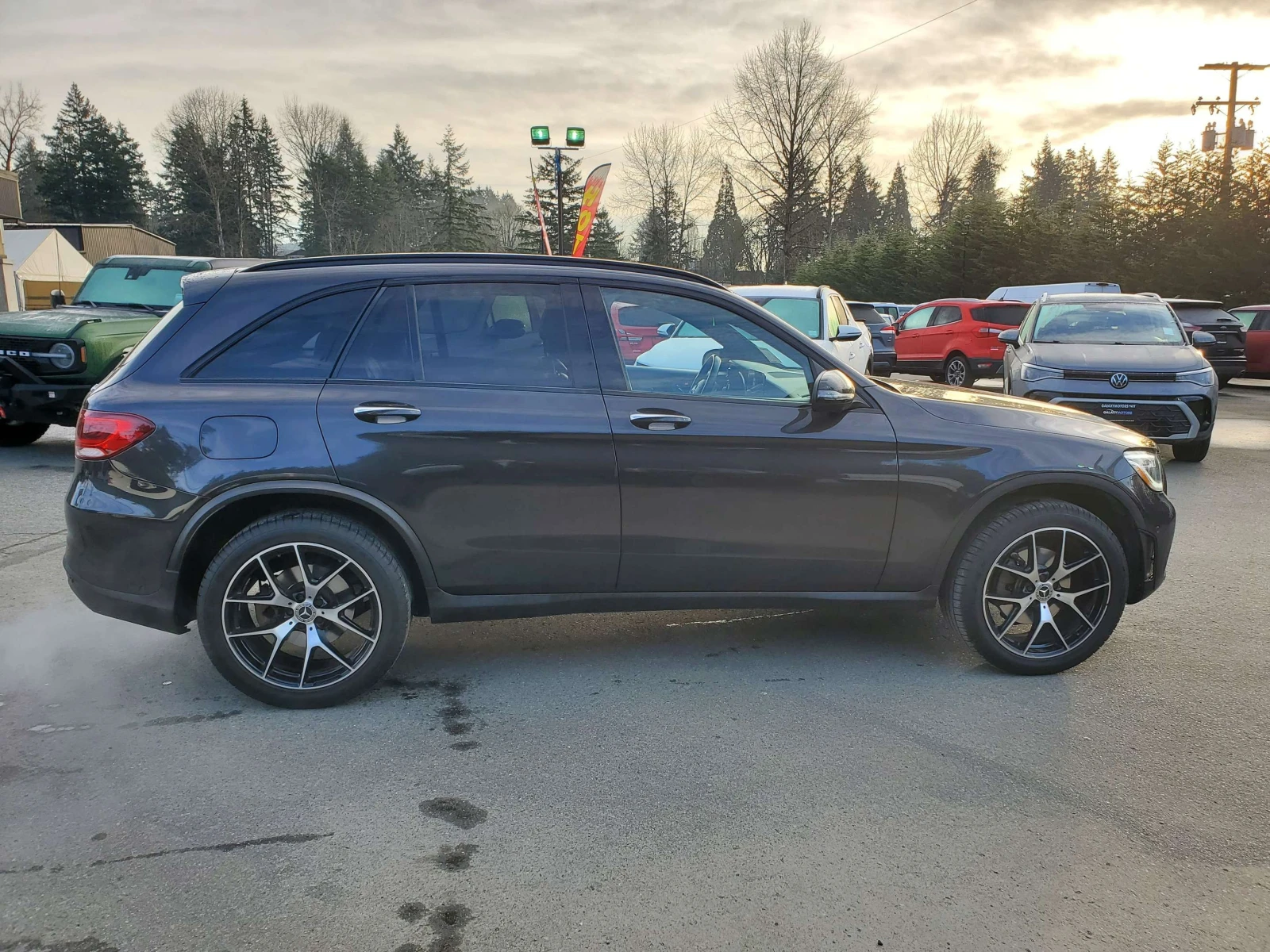 Mercedes-Benz GLC * 300 DUAL PANO ROOF * CARFAX * БЕЗ ПЪРВОНАЧАЛНА В, снимка 5 - Автомобили и джипове - 55897146