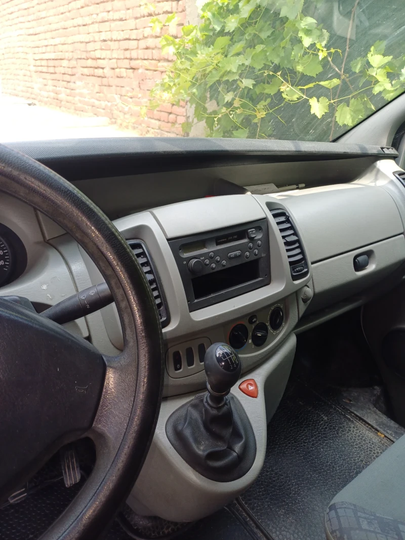 Opel Vivaro 1, 9 cdti, снимка 3 - Бусове и автобуси - 52631645