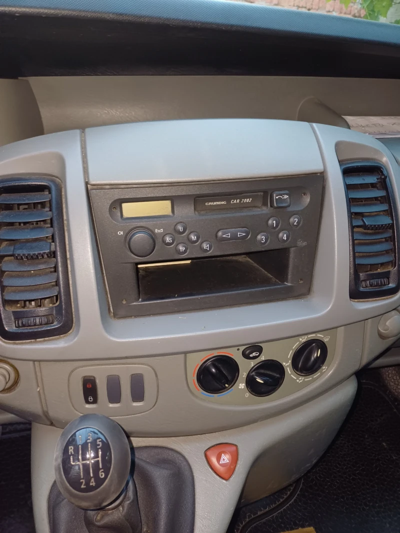 Opel Vivaro 1, 9 cdti, снимка 5 - Бусове и автобуси - 52631645