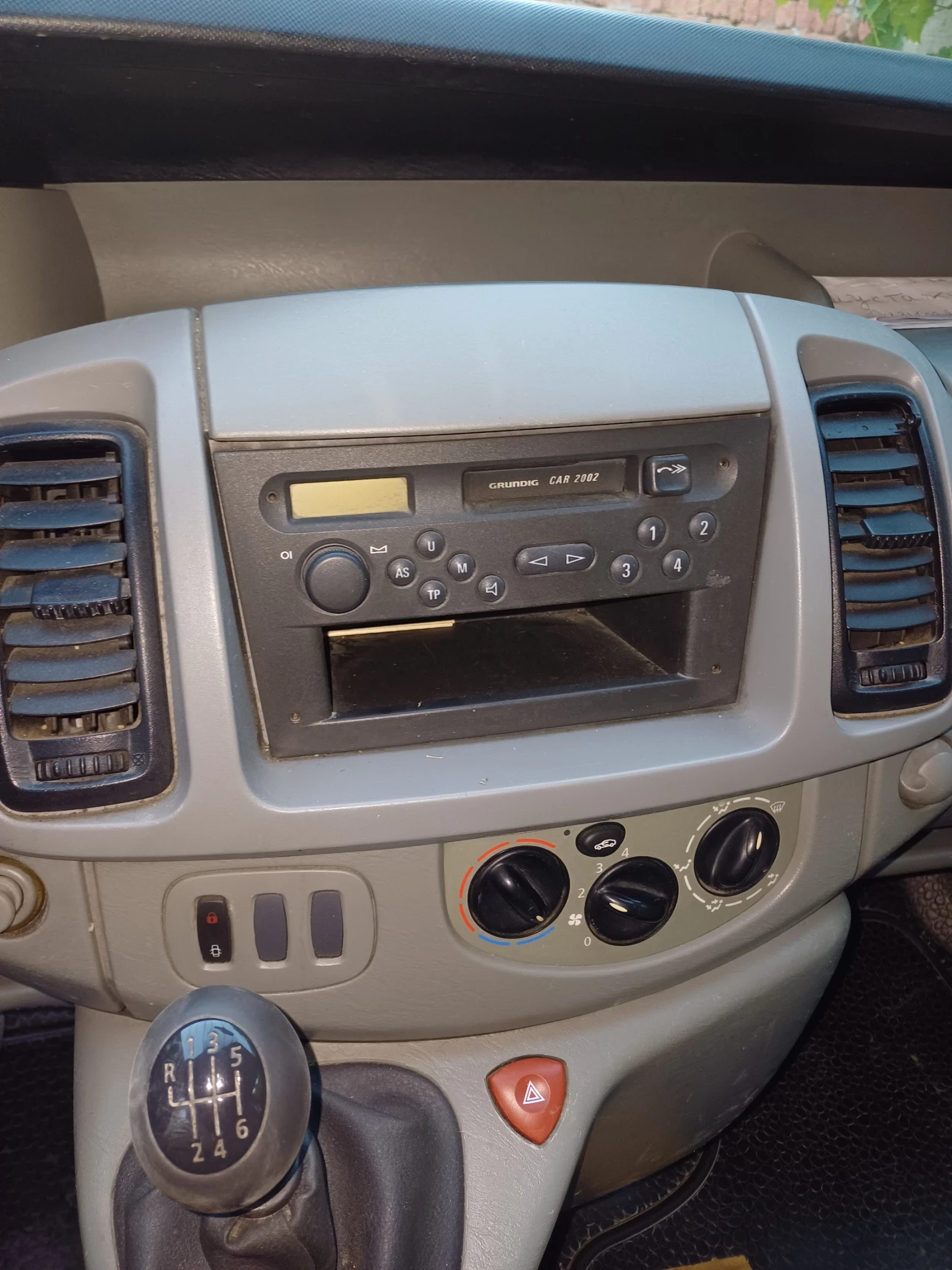 Opel Vivaro 1, 9 cdti - изображение 5