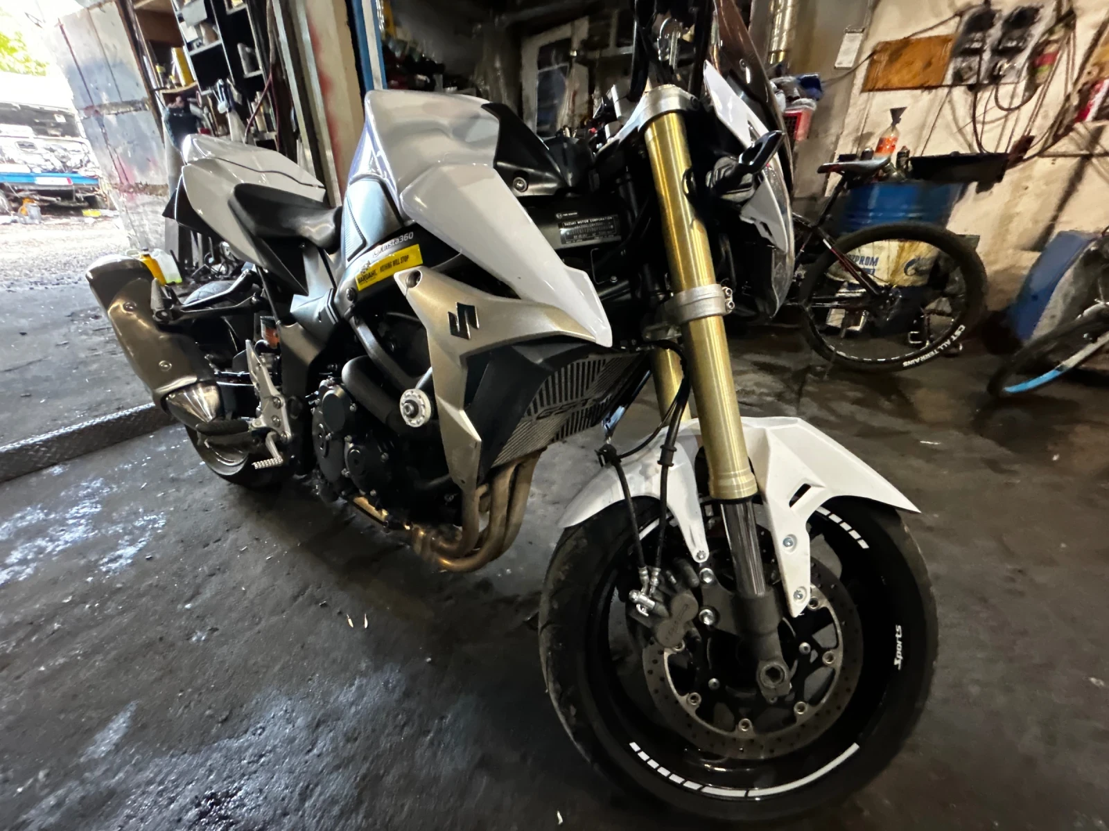 Suzuki Gsr 750 - изображение 4