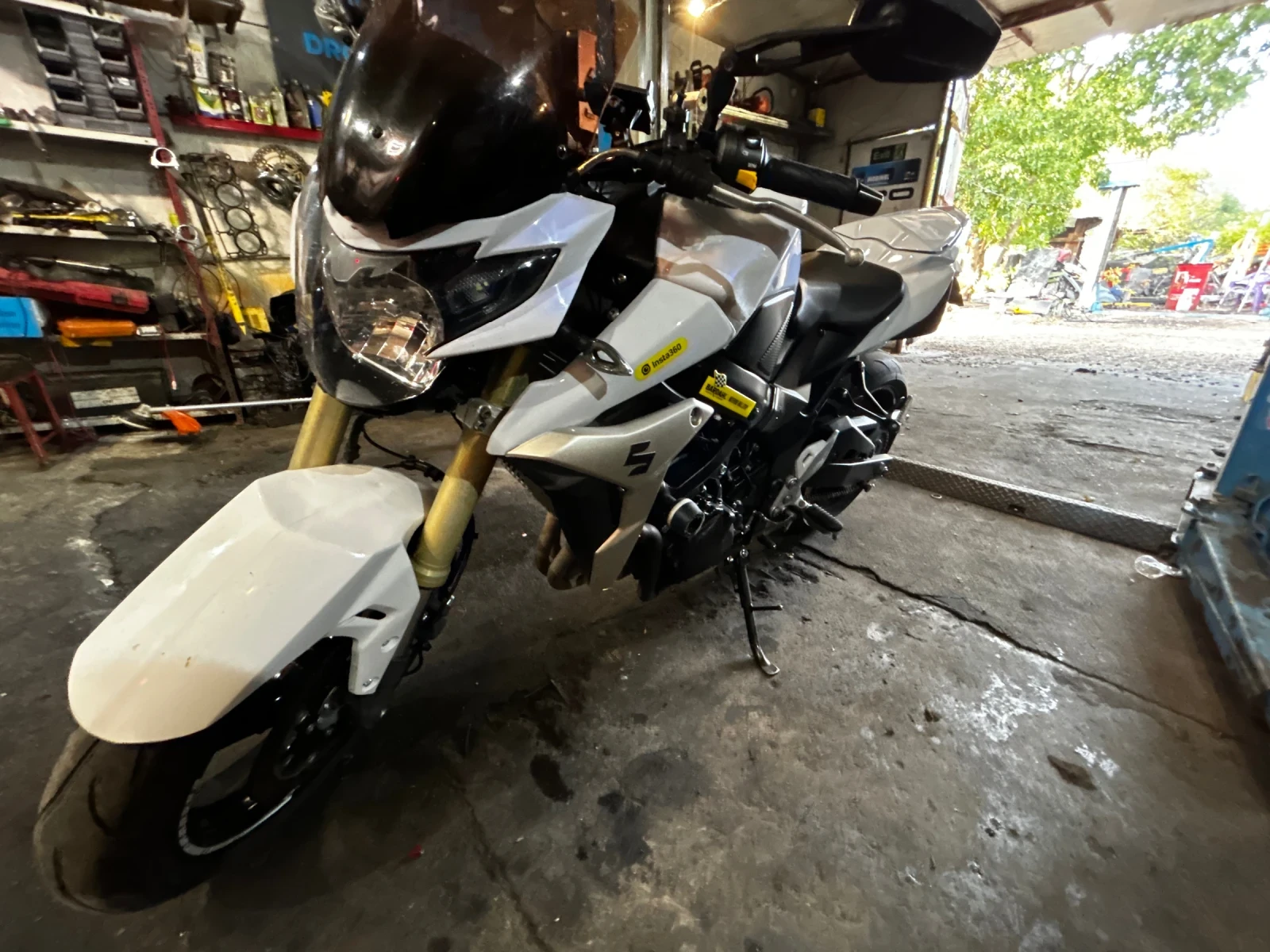 Suzuki Gsr 750 - изображение 3