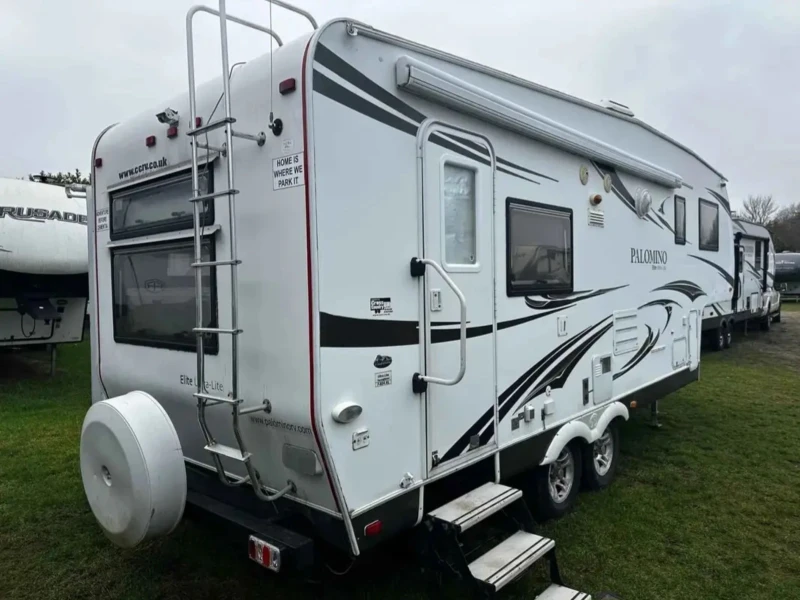 Каравана Други Американска каравана Palomino , снимка 4 - Каравани и кемпери - 53490351