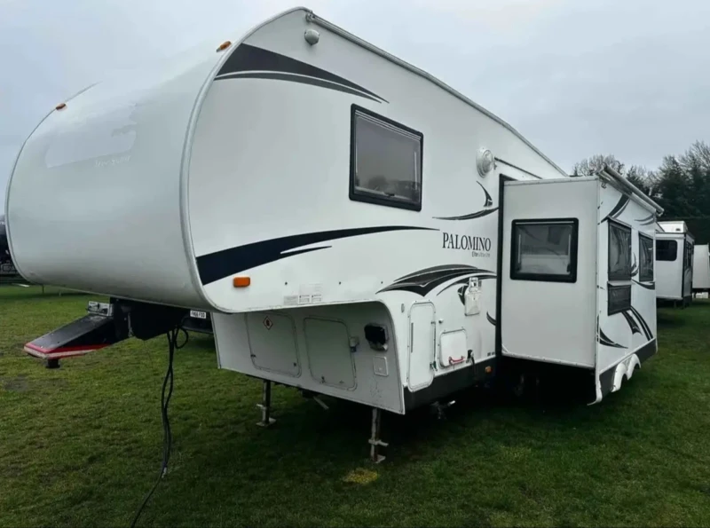 Каравана Други Американска каравана Palomino , снимка 2 - Каравани и кемпери - 53490351