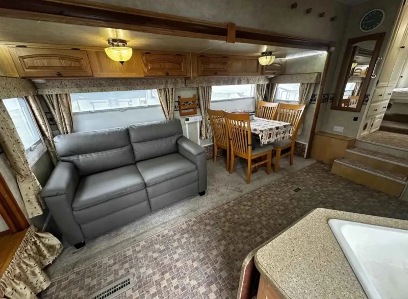 Каравана Други Американска каравана Palomino , снимка 6 - Каравани и кемпери - 53490351