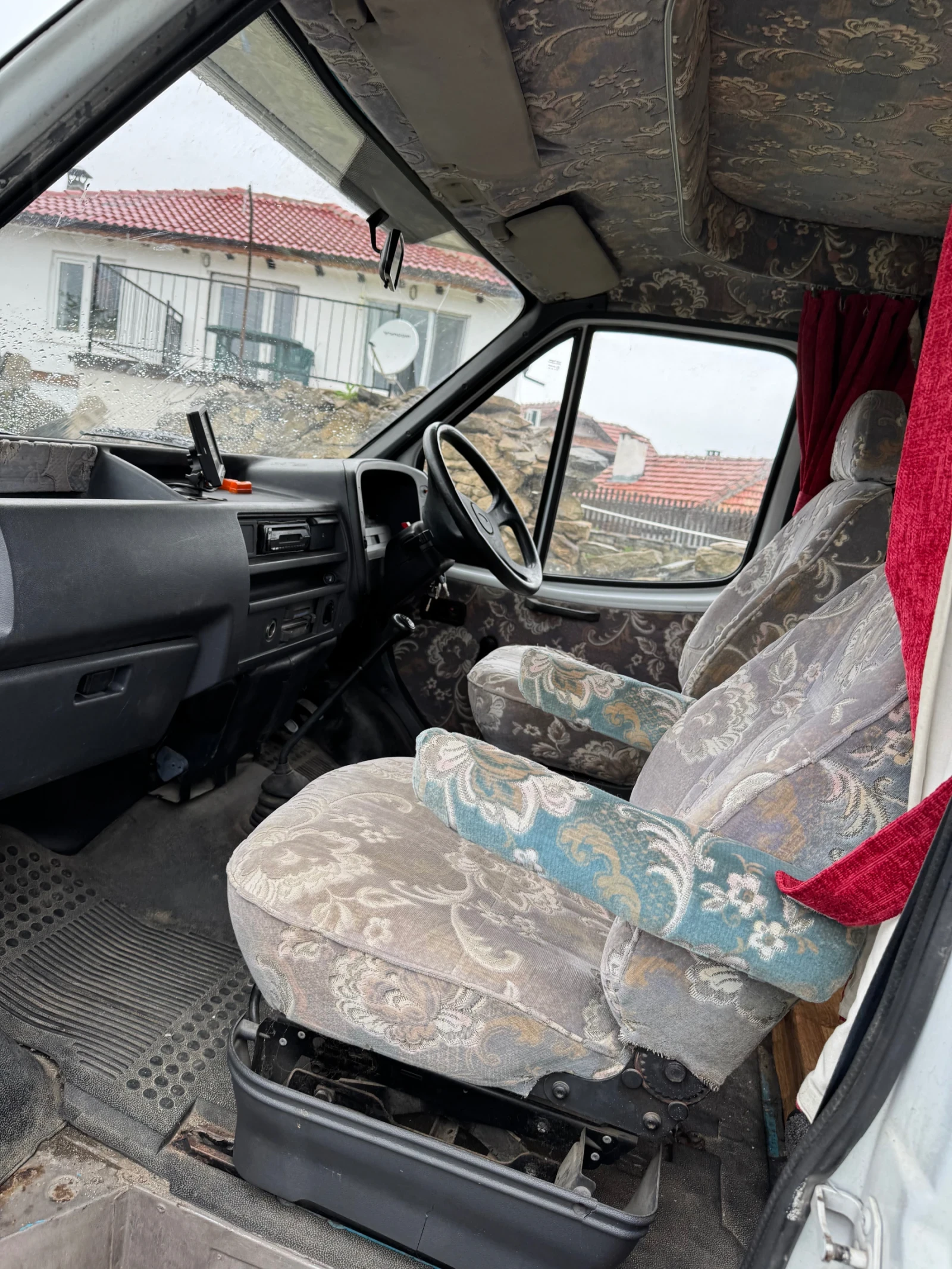 Кемпер Ford 2.5 дизел / десен волан, снимка 3 - Каравани и кемпери - 54271496