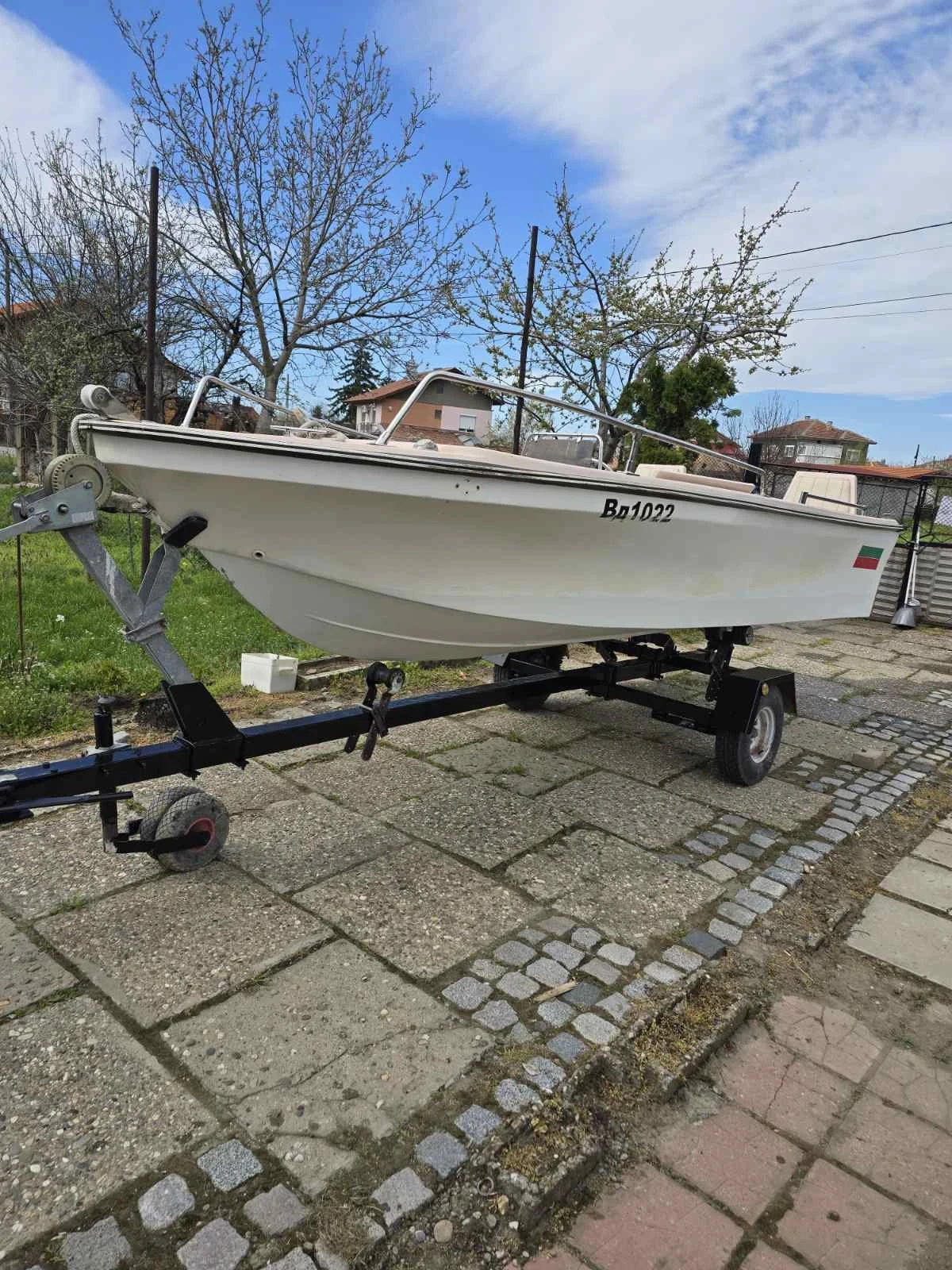 Лодка New Marine