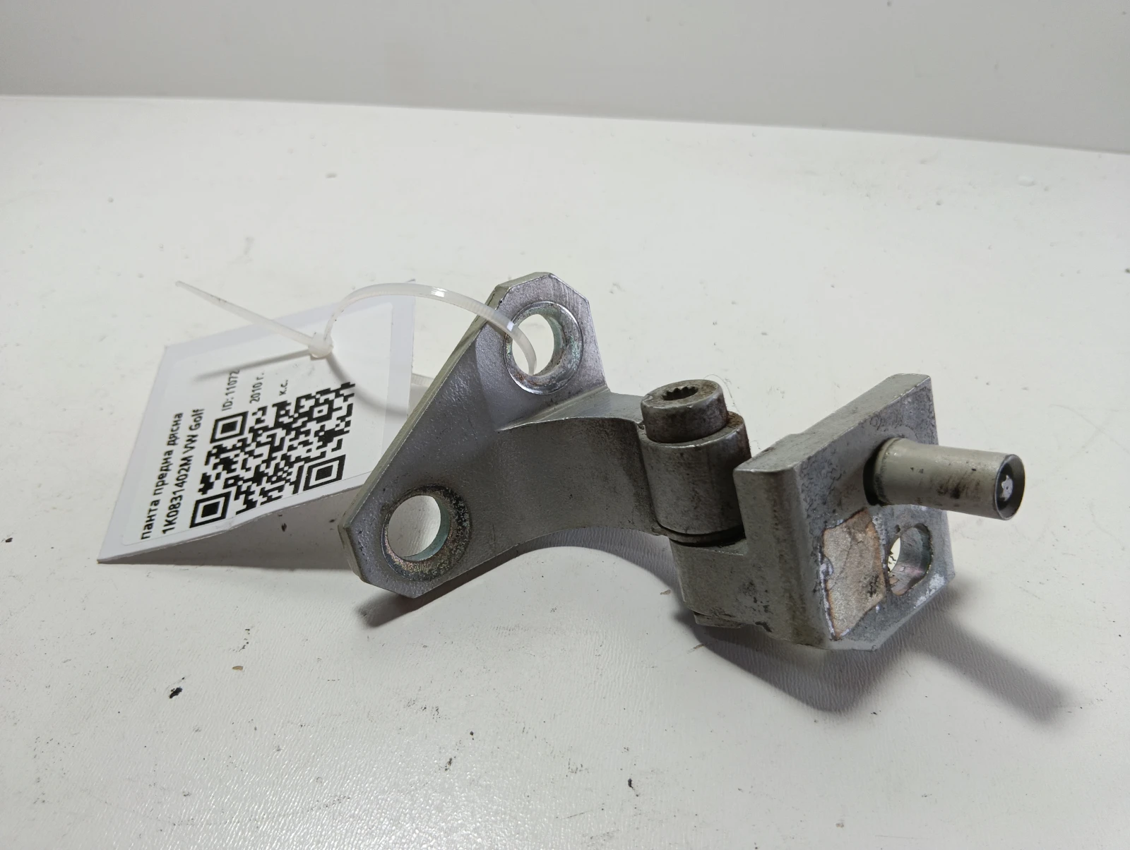 панта предна дясна 1K0831402M VW Golf