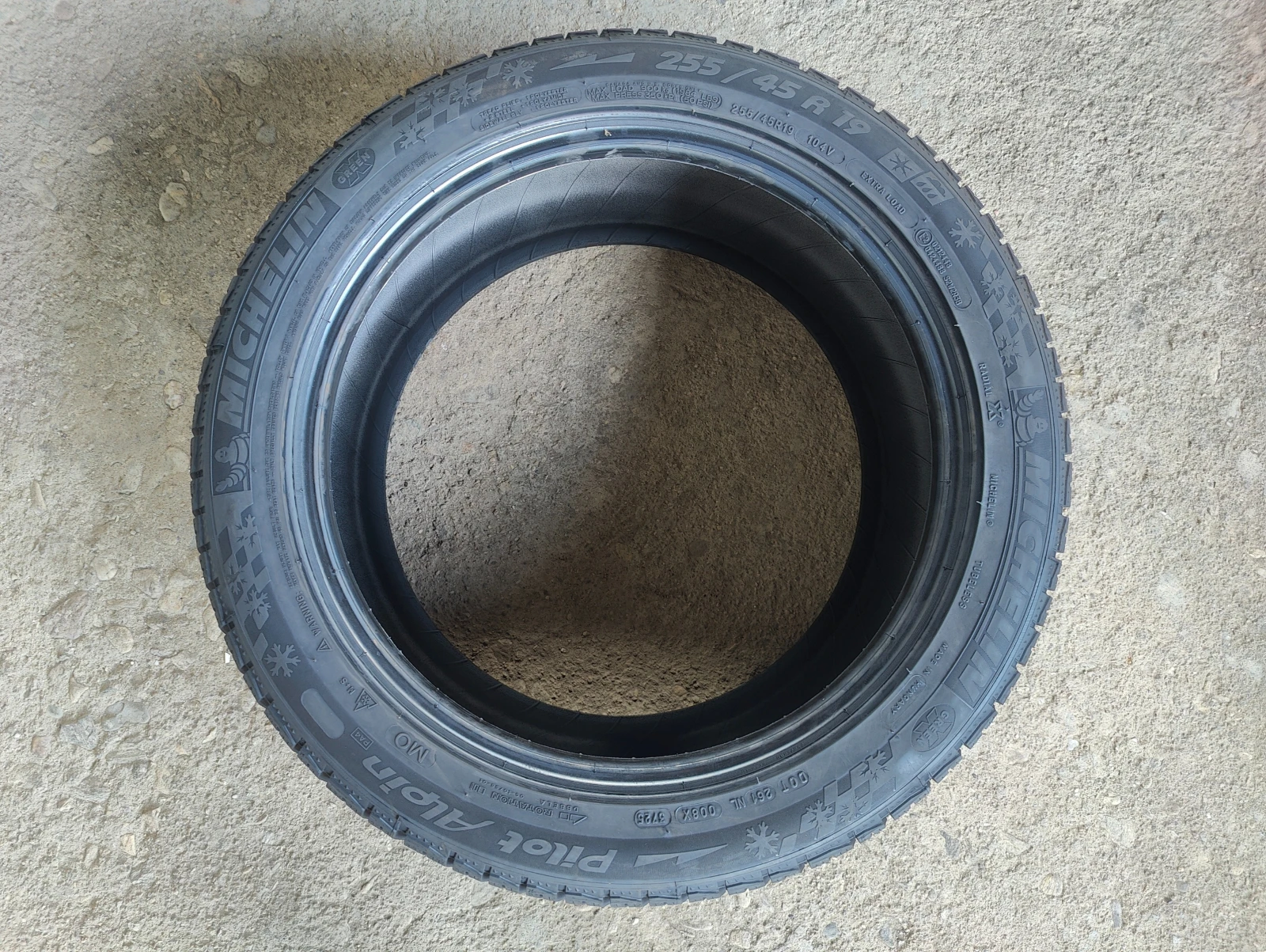 Гуми Зимни 255/45R19, снимка 7 - Гуми и джанти - 56070116