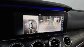 Mercedes-Benz E 300  HUD / 360 / DISTRONIC / ОБДУХВАНЕ / AMBIENT / BUR, снимка 14
