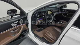 Mercedes-Benz E 300  HUD / 360 / DISTRONIC / ОБДУХВАНЕ / AMBIENT / BUR, снимка 11