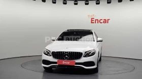 Mercedes-Benz E 300  HUD / 360 / DISTRONIC / ОБДУХВАНЕ / AMBIENT / BUR, снимка 2
