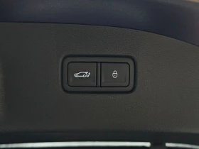 Genesis G70 2.0 Automatic, снимка 16