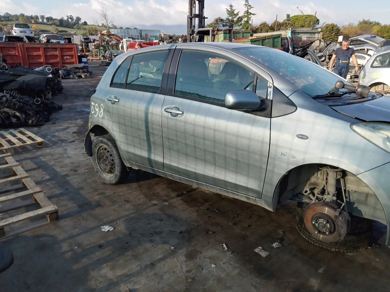 Toyota Yaris 1.0[1KR], снимка 9 - Автомобили и джипове - 45613954