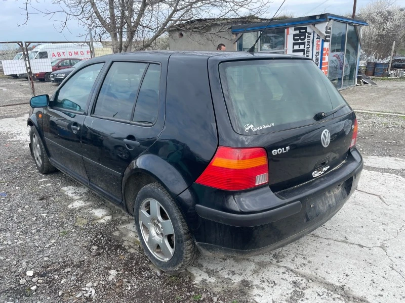 VW Golf 1.6, снимка 4 - Автомобили и джипове - 44783532