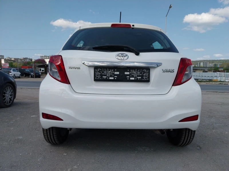 Toyota Yaris 1.0 i, снимка 5 - Автомобили и джипове - 45174937