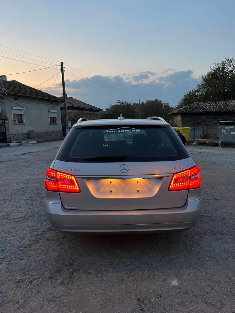 Mercedes-Benz E 220 AVANGARDE , снимка 5 - Автомобили и джипове - 47785386