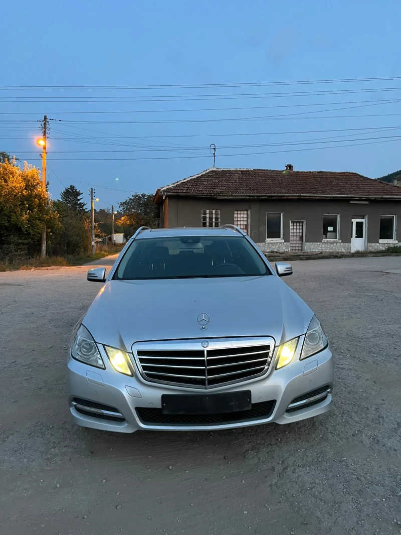 Mercedes-Benz E 220 AVANGARDE , снимка 2 - Автомобили и джипове - 47785386