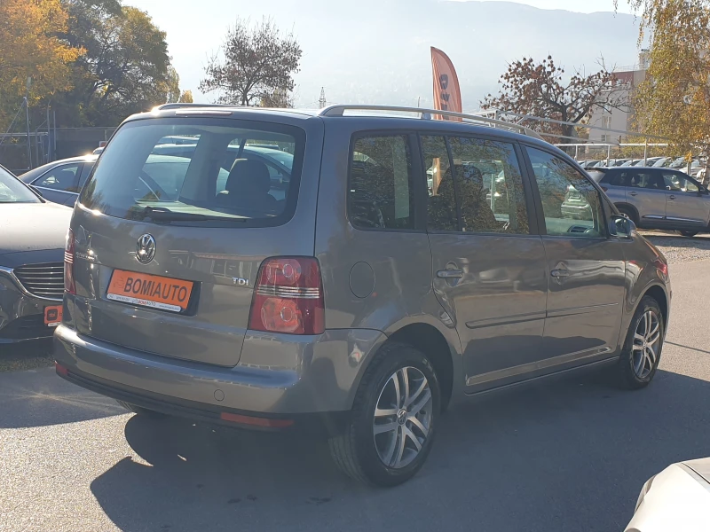 VW Touran 1.9TDi* АВТОМАТИК* Klimatronik* , снимка 4 - Автомобили и джипове - 47861999