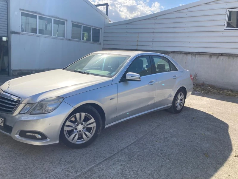 Mercedes-Benz E 250, снимка 12 - Автомобили и джипове - 48287738