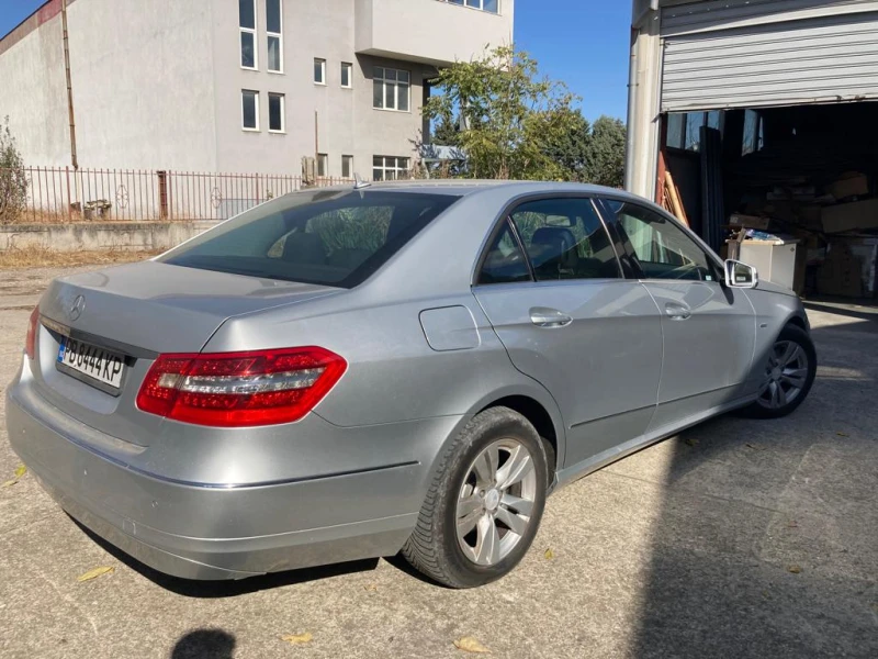 Mercedes-Benz E 250, снимка 13 - Автомобили и джипове - 48287738