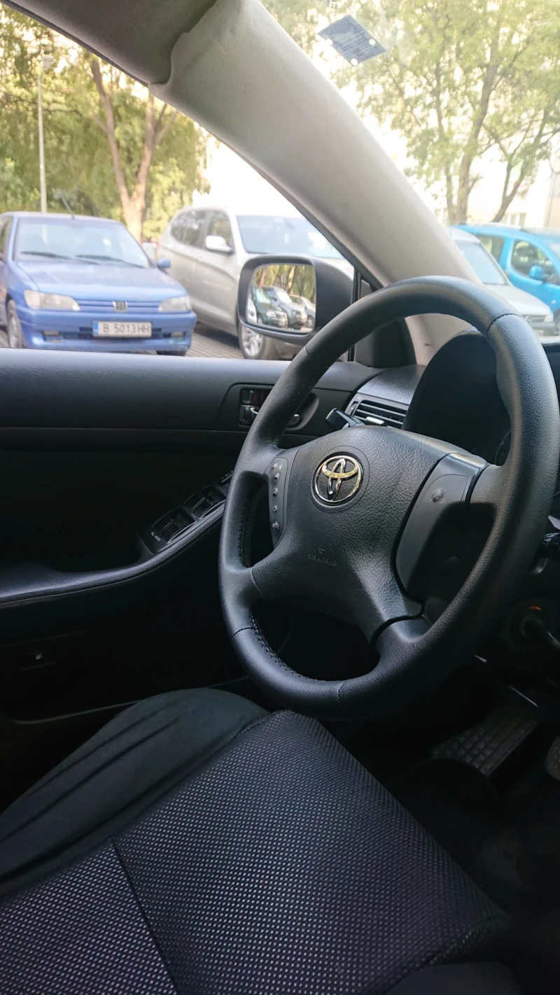 Toyota Avensis, снимка 10 - Автомобили и джипове - 49106160