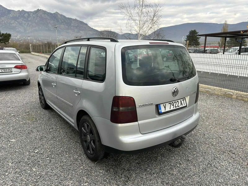 VW Touran, снимка 2 - Автомобили и джипове - 49441040
