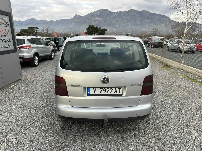 VW Touran, снимка 5 - Автомобили и джипове - 49441040