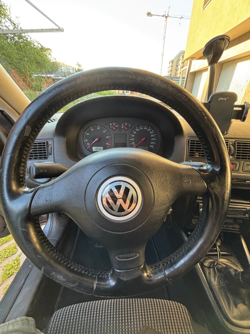 VW Golf 1.6 SR, снимка 11 - Автомобили и джипове - 52798113