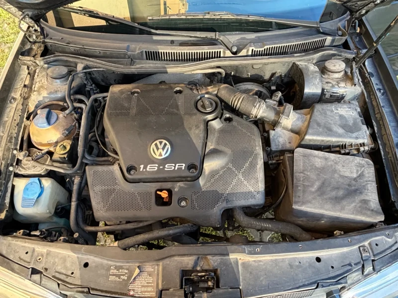 VW Golf 1.6 SR, снимка 7 - Автомобили и джипове - 52798113