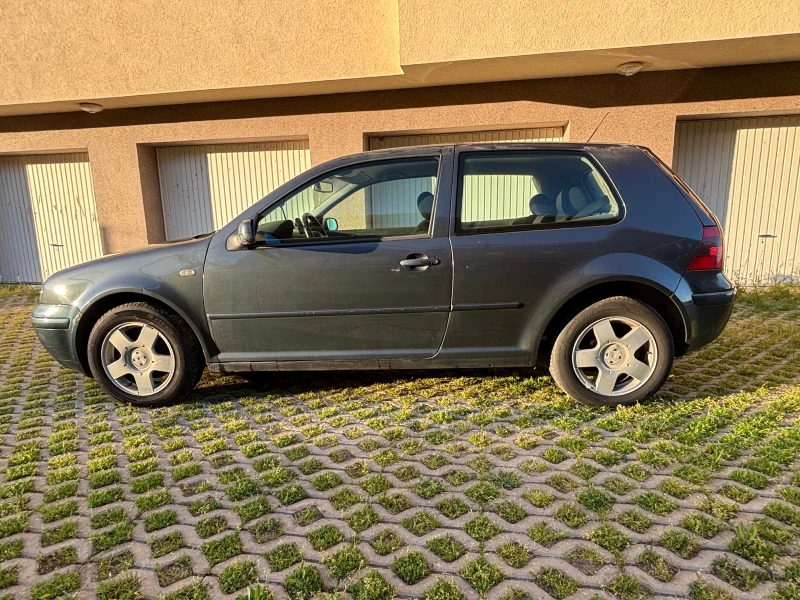 VW Golf 1.6 SR, снимка 2 - Автомобили и джипове - 52798113