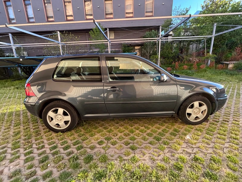 VW Golf 1.6 SR, снимка 3 - Автомобили и джипове - 52798113
