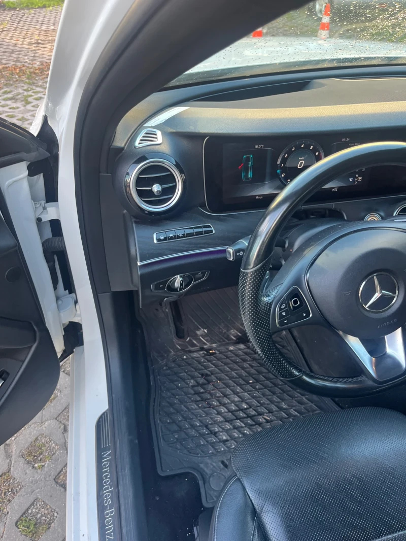 Mercedes-Benz E 400, снимка 10 - Автомобили и джипове - 51751053