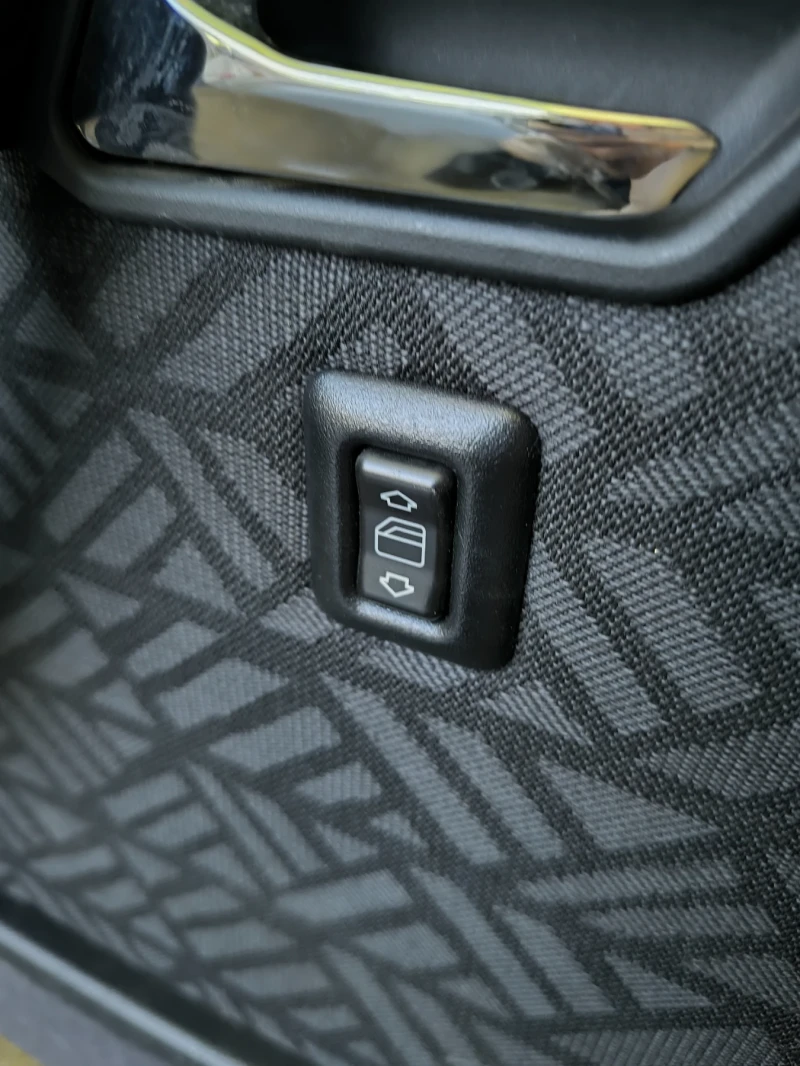 Mercedes-Benz C 200, снимка 3 - Автомобили и джипове - 52130889