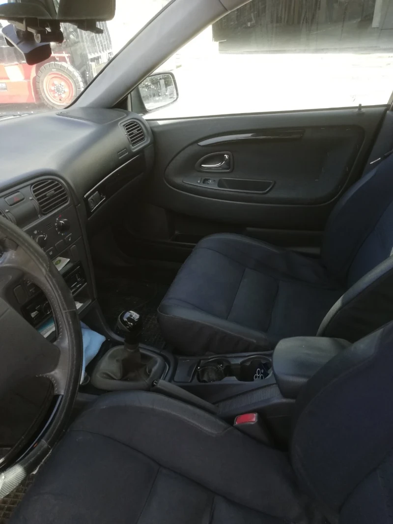 Volvo V40, снимка 8 - Автомобили и джипове - 52434552