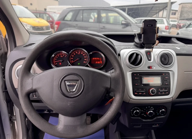 Dacia Dokker 1.6i / Климатик, снимка 7 - Автомобили и джипове - 52550380