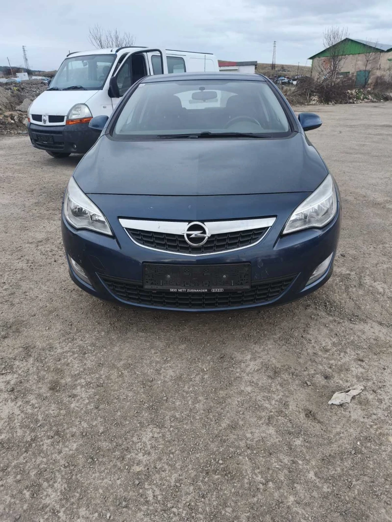 Opel Astra J 1.7 110, снимка 2 - Автомобили и джипове - 52566946