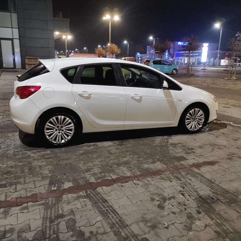 Opel Astra, снимка 7 - Автомобили и джипове - 52683172
