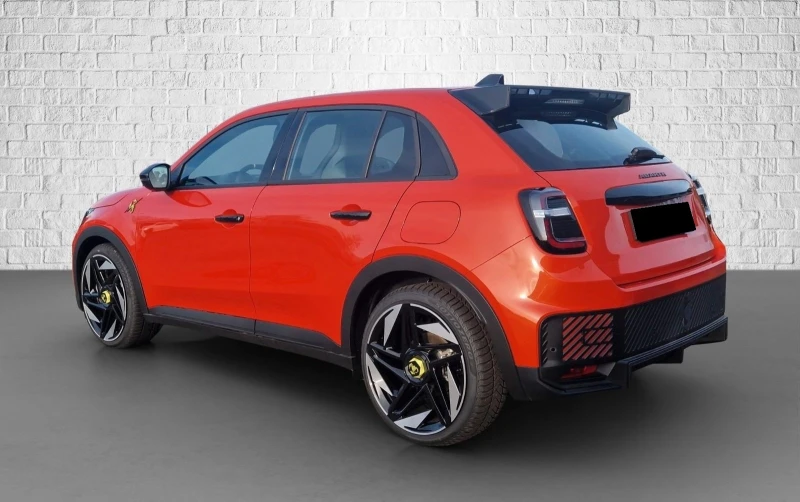 Abarth 600 e TURISMO LED, снимка 2 - Автомобили и джипове - 52831252