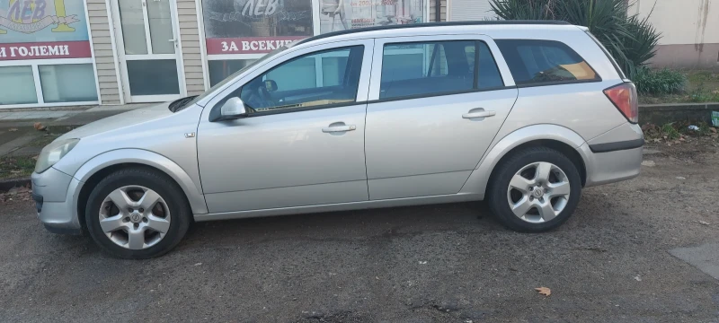 Opel Astra, снимка 3 - Автомобили и джипове - 52971396