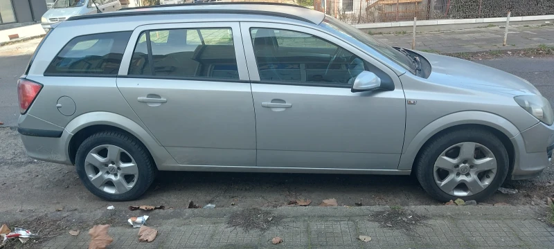 Opel Astra, снимка 2 - Автомобили и джипове - 52971396