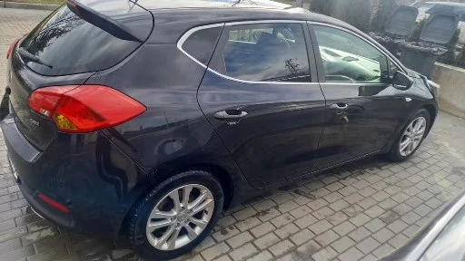 Kia Ceed, снимка 4 - Автомобили и джипове - 52966058
