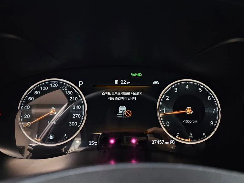 Genesis G70 2.0 Automatic, снимка 9 - Автомобили и джипове - 55598150