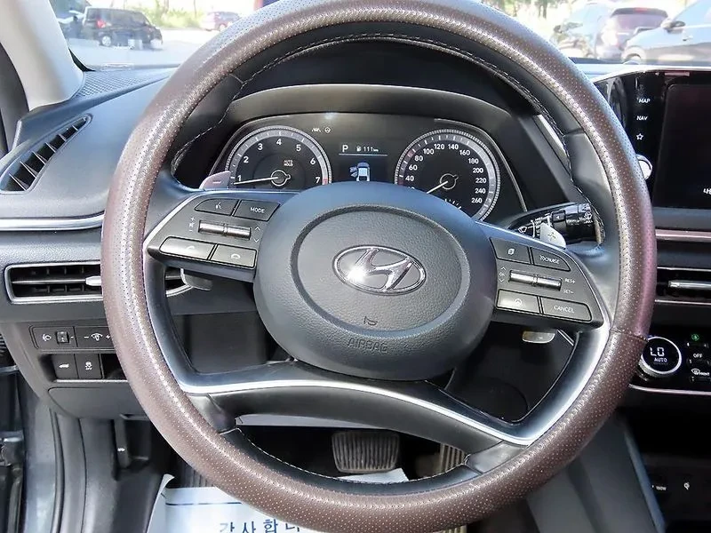 Hyundai Sonata 2.0 Premium, снимка 12 - Автомобили и джипове - 56130513