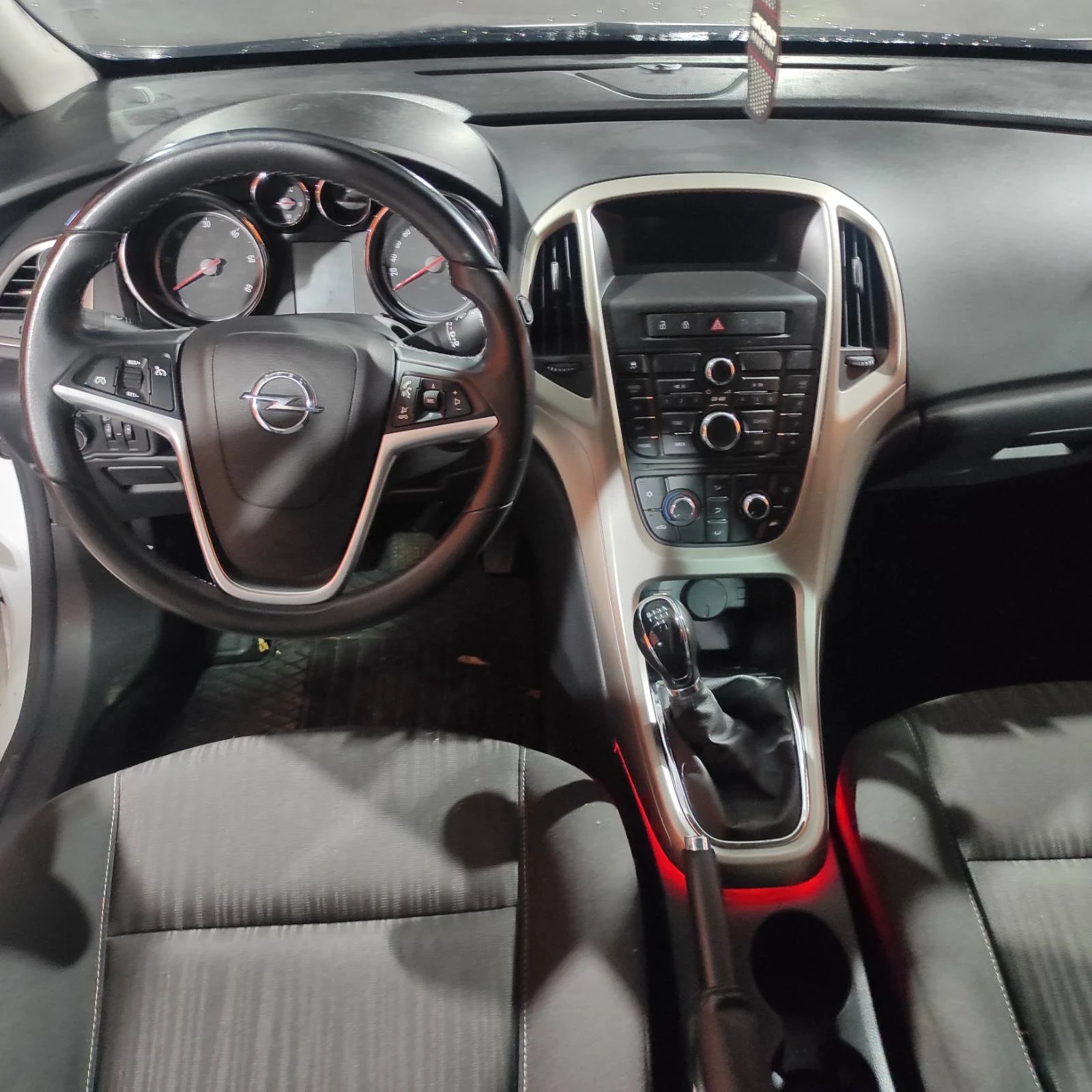 Opel Astra, снимка 1