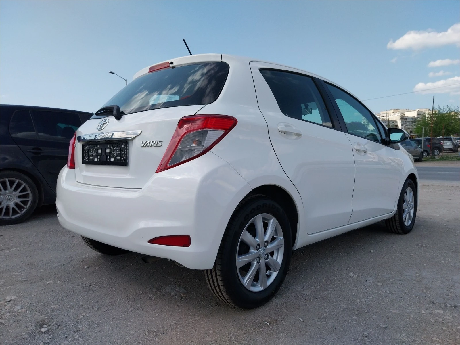 Toyota Yaris 1.0 i - изображение 6