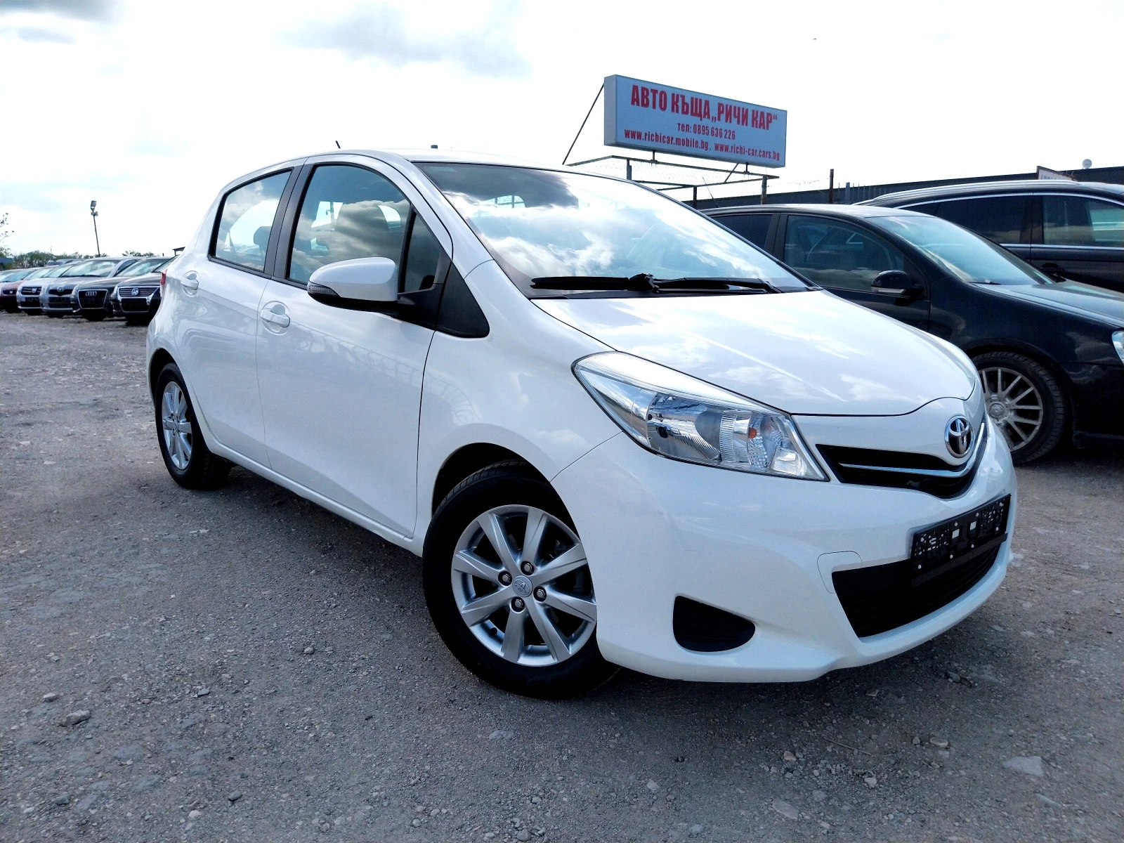 Toyota Yaris 1.0 i - изображение 3